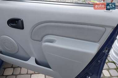 Седан Dacia Logan 2011 в 