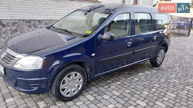 Седан Dacia Logan 2011 в Ходореві