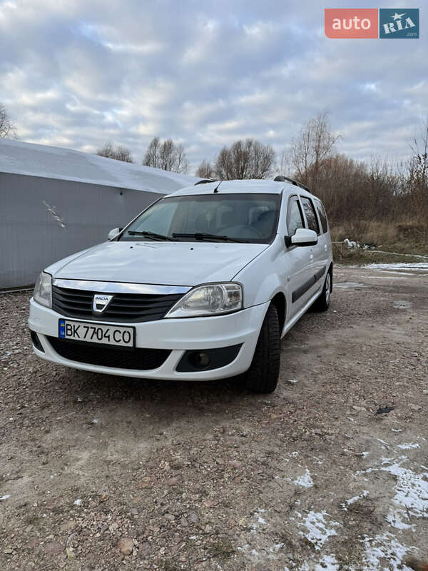 Dacia Logan 2011