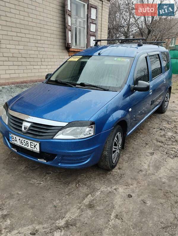 Седан Dacia Logan 2011 в 