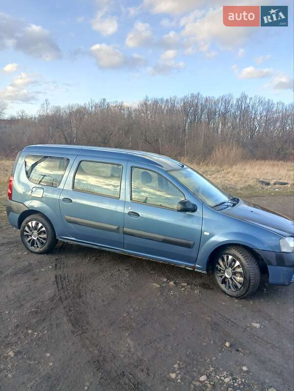 Седан Dacia Logan 2008 в Долине