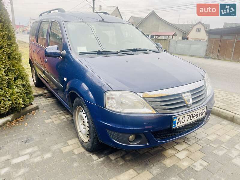 Седан Dacia Logan 2009 в Хусті