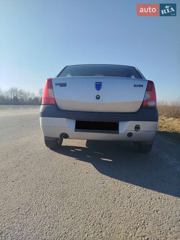 Седан Dacia Logan 2007 в Буську
