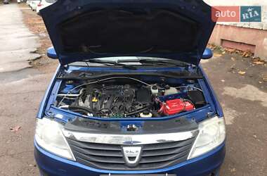 Седан Dacia Logan 2009 в Чернигове