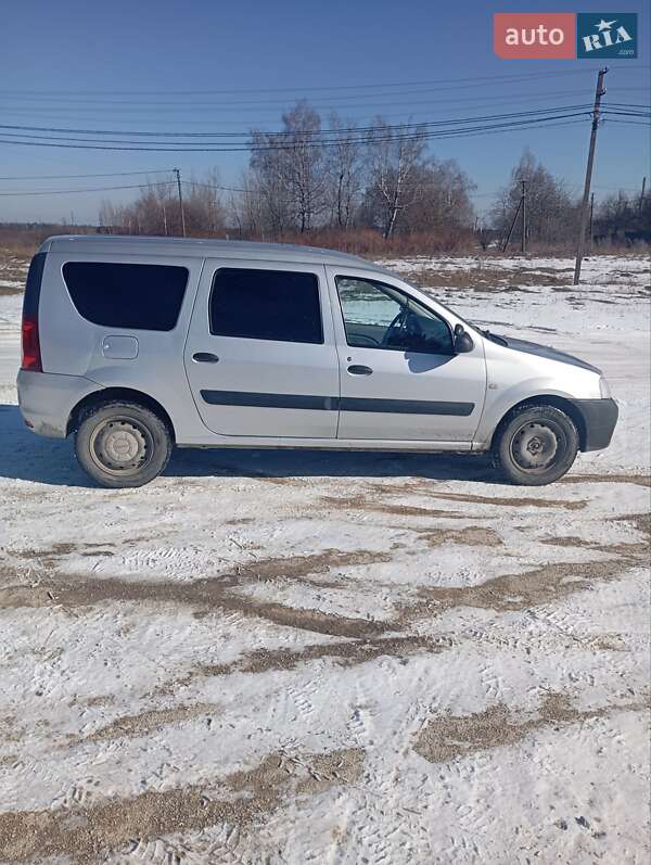 Седан Dacia Logan 2009 в Кременці