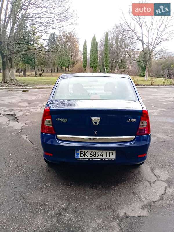 Седан Dacia Logan 2009 в Рівному