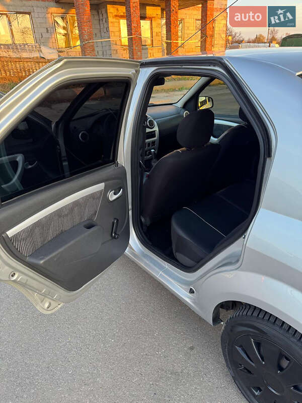 Седан Dacia Logan 2008 в Борисполе