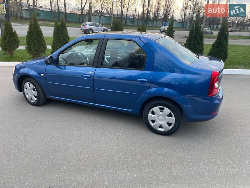 Седан Dacia Logan 2010 в Харькове