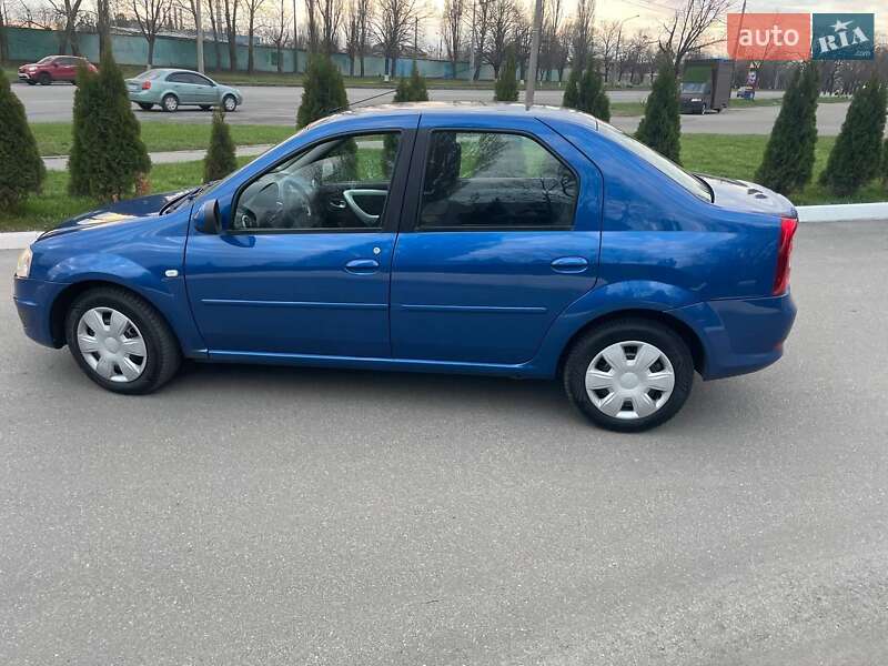 Седан Dacia Logan 2010 в Харькове
