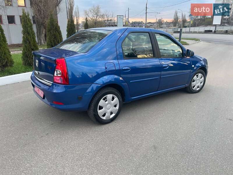 Седан Dacia Logan 2010 в Харькове