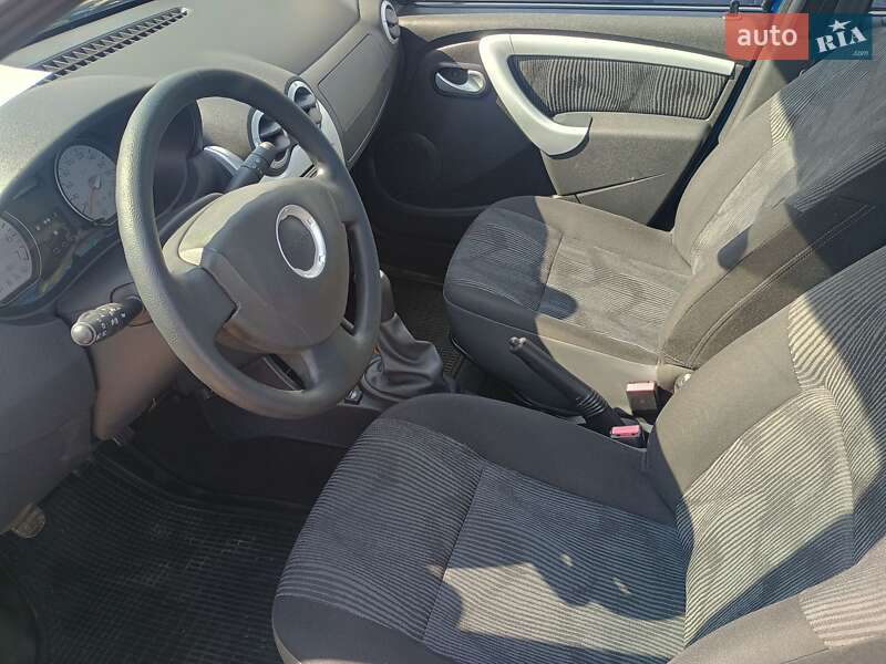 Седан Dacia Logan 2010 в Харькове