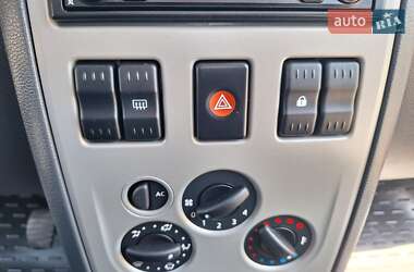 Седан Dacia Logan 2009 в 