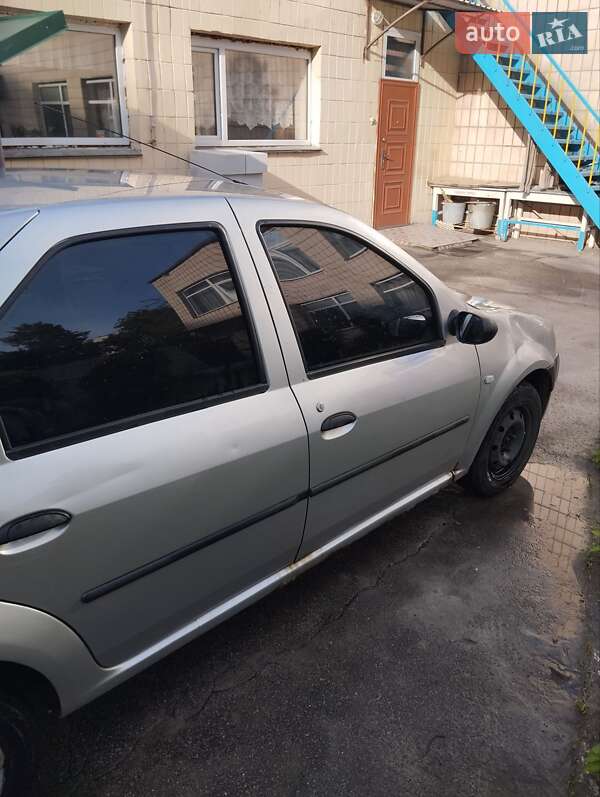 Седан Dacia Logan 2008 в Киеве