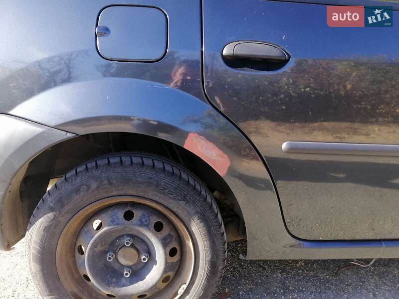 Седан Dacia Logan 2008 в Києві