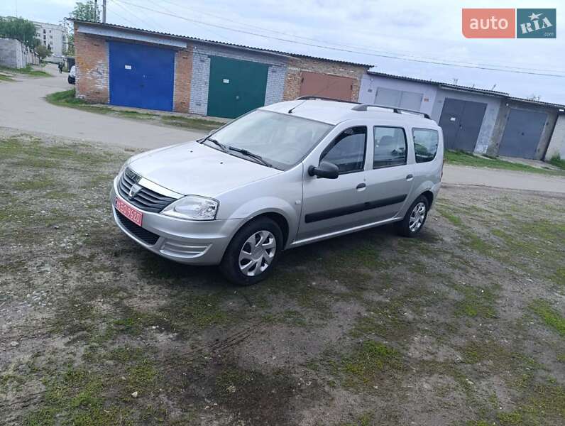 Седан Dacia Logan 2009 в 