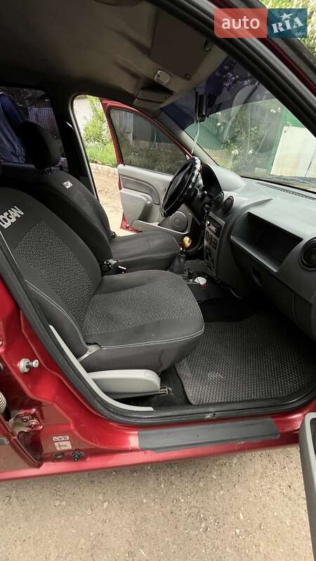 Седан Dacia Logan 2007 в Краматорську