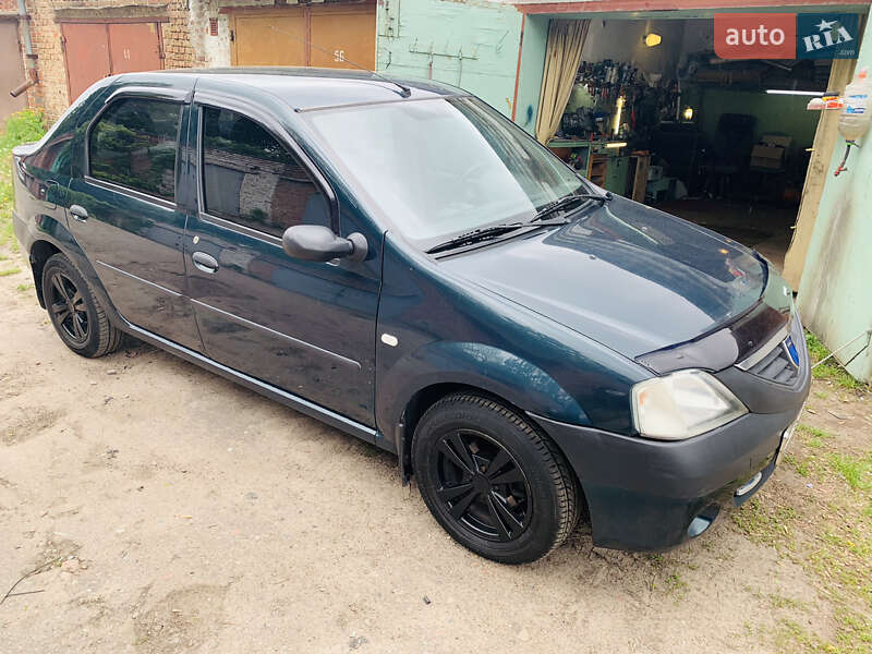 Седан Dacia Logan 2005 в Чернігові
