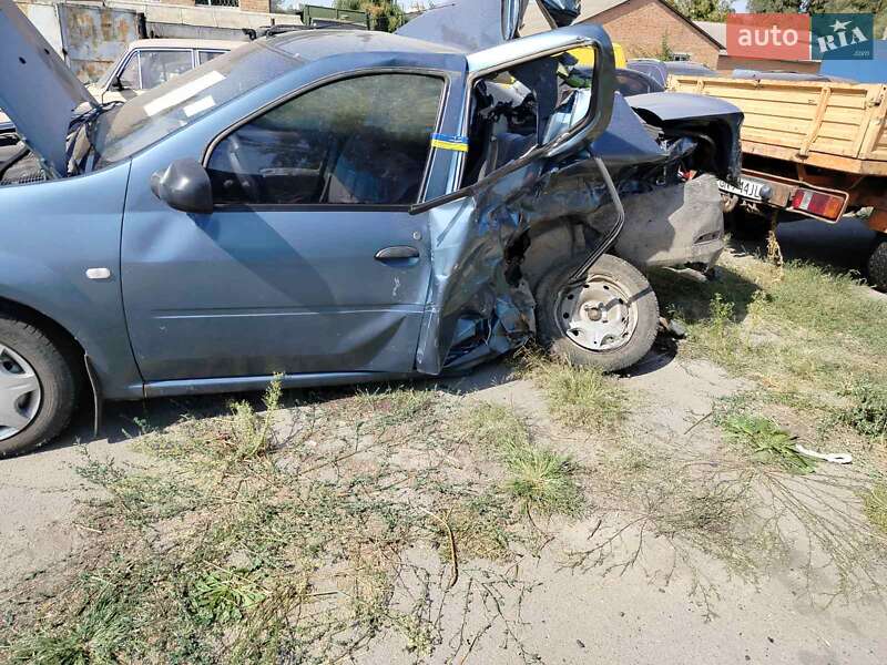 Седан Dacia Logan 2008 в Ромнах фото 3 Седан Dacia Logan 2008 в Ромнах