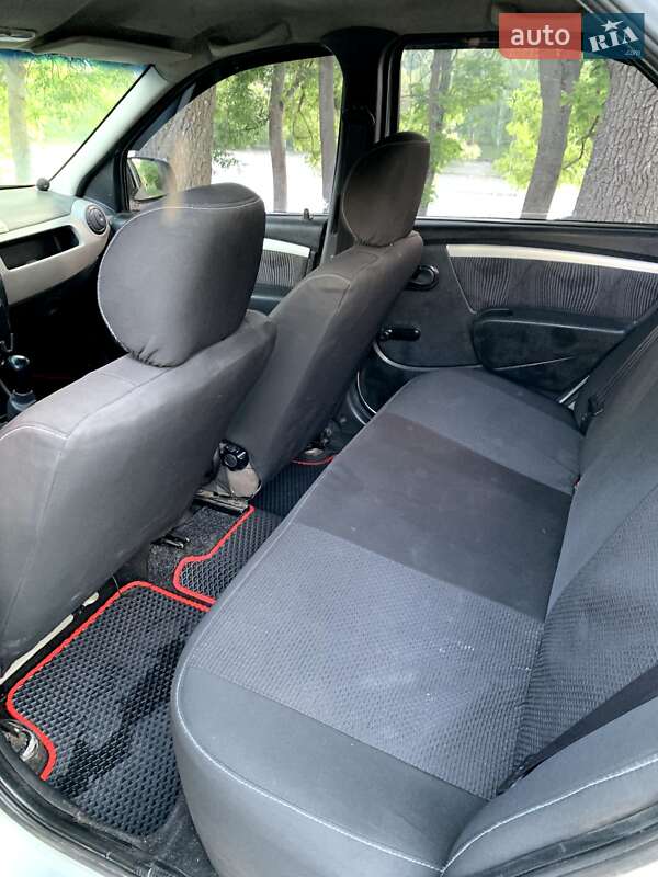 Седан Dacia Logan 2008 в Сумах