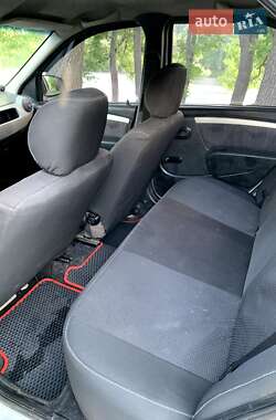 Седан Dacia Logan 2008 в 