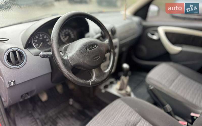 Седан Dacia Logan 2006 в Черновцах