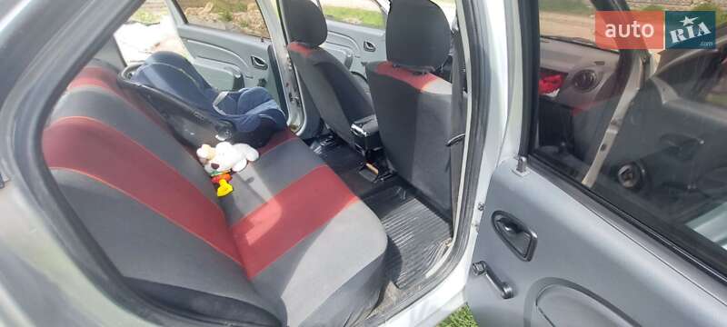 Седан Dacia Logan 2007 в Збараже