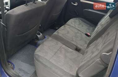 Седан Dacia Logan 2009 в 