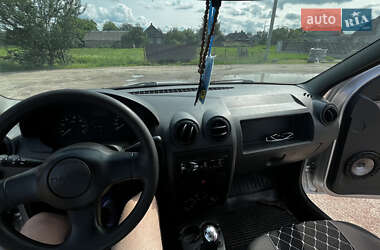 Седан Dacia Logan 2006 в 