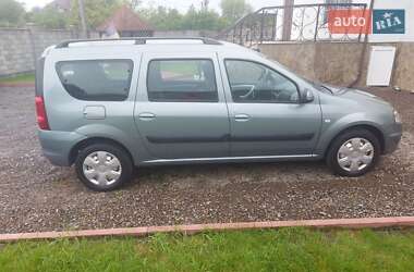 Седан Dacia Logan 2009 в 