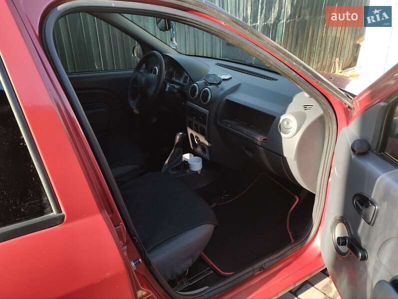 Седан Dacia Logan 2007 в Балті