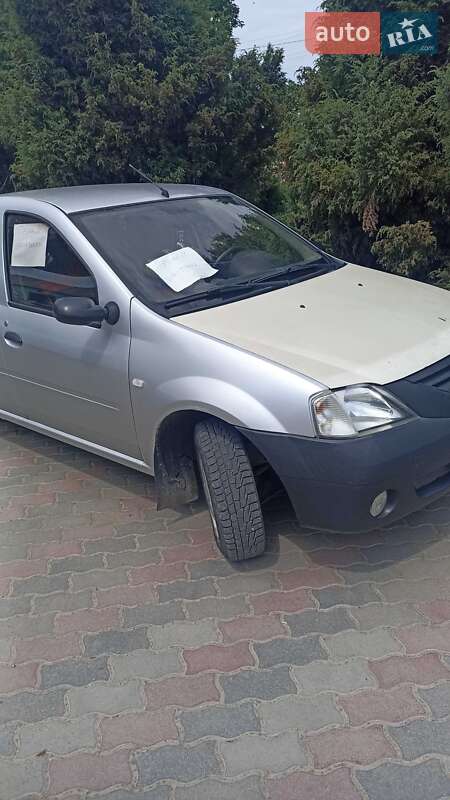 Седан Dacia Logan 2007 в Кельменцях