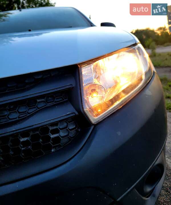 Седан Dacia Logan 2015 в Кропивницком