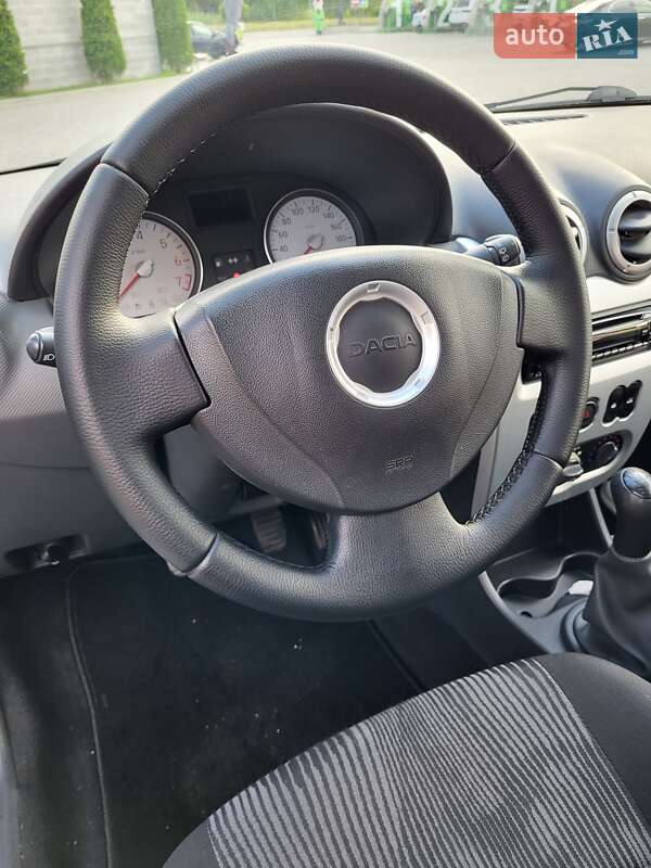 Седан Dacia Logan 2010 в Кропивницком