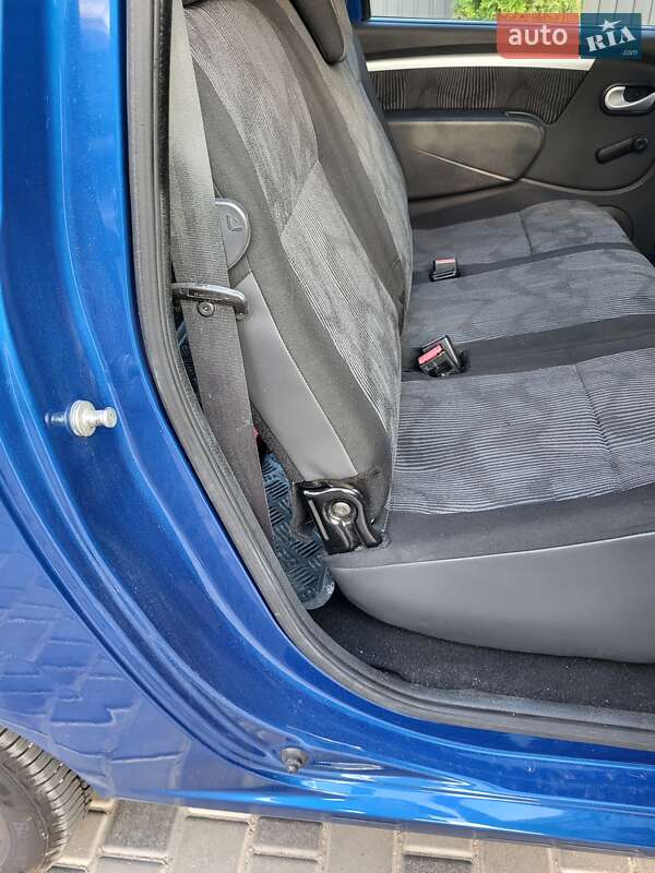 Седан Dacia Logan 2010 в Кропивницком