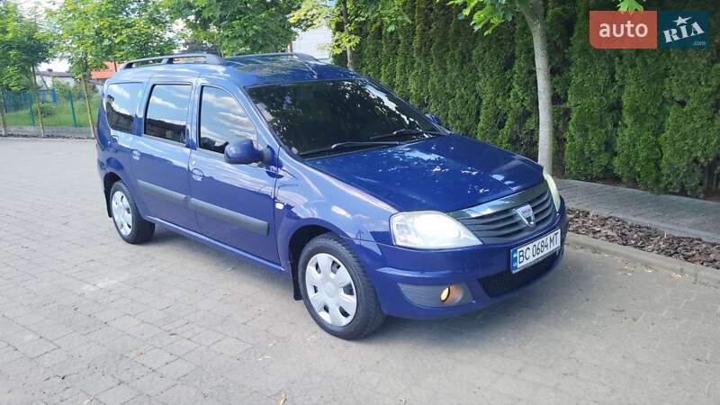 Седан Dacia Logan 2009 в Малехові