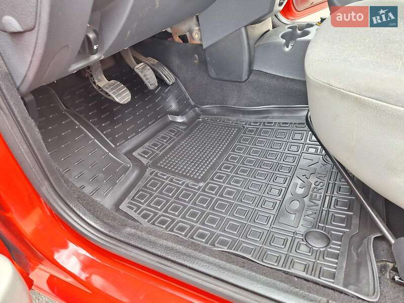 Седан Dacia Logan 2010 в Краматорске