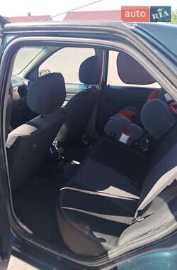 Седан Dacia Logan 2006 в 