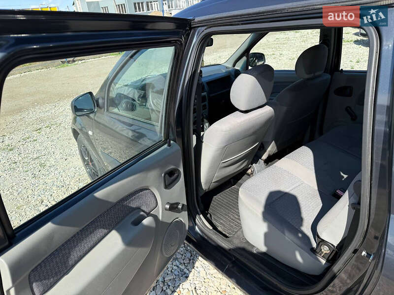 Седан Dacia Logan 2008 в Коломые