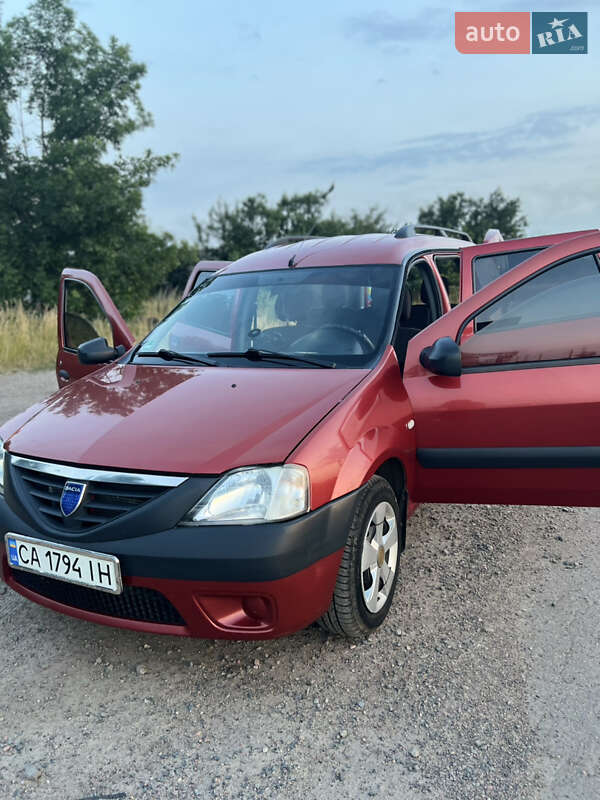Седан Dacia Logan 2008 в Черкасах