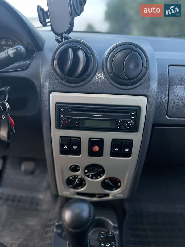 Седан Dacia Logan 2008 в Черкасах