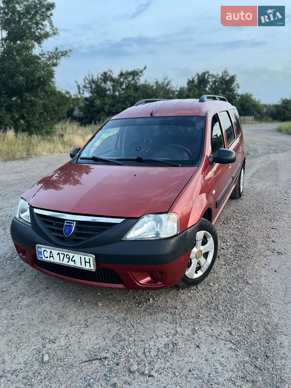 Седан Dacia Logan 2008 в Черкасах