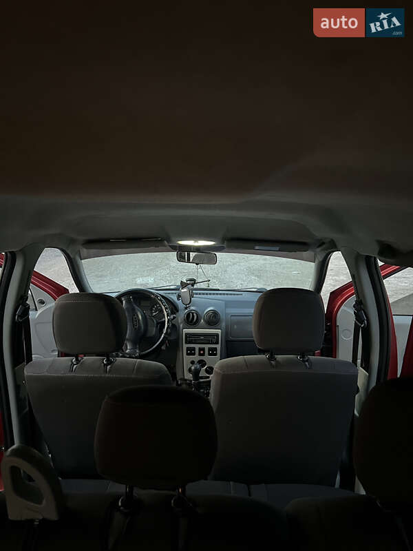 Седан Dacia Logan 2008 в Черкасах