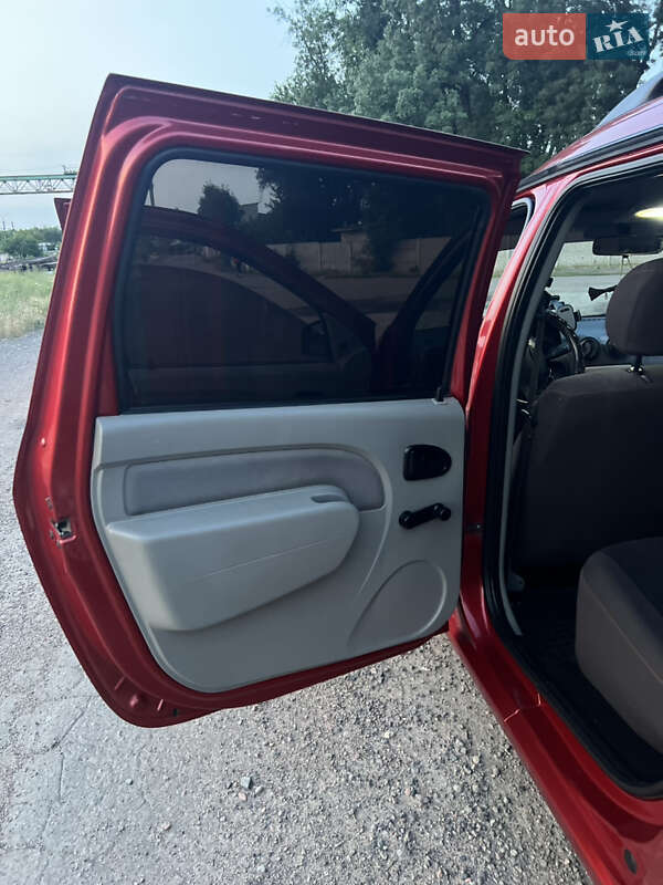 Седан Dacia Logan 2008 в Черкасах