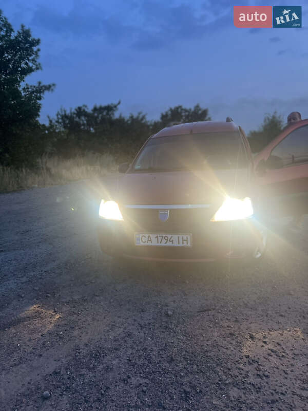 Седан Dacia Logan 2008 в Черкасах