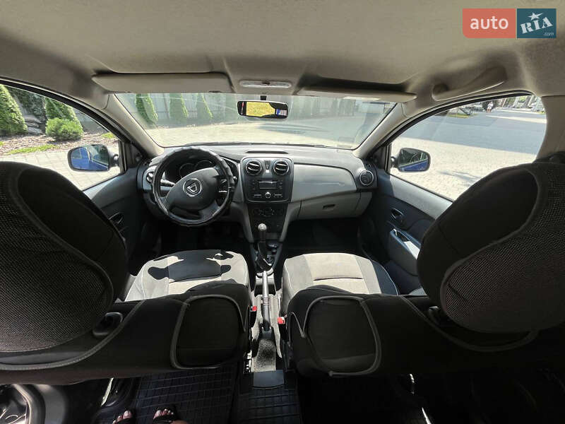 Седан Dacia Logan 2013 в Ивано-Франковске