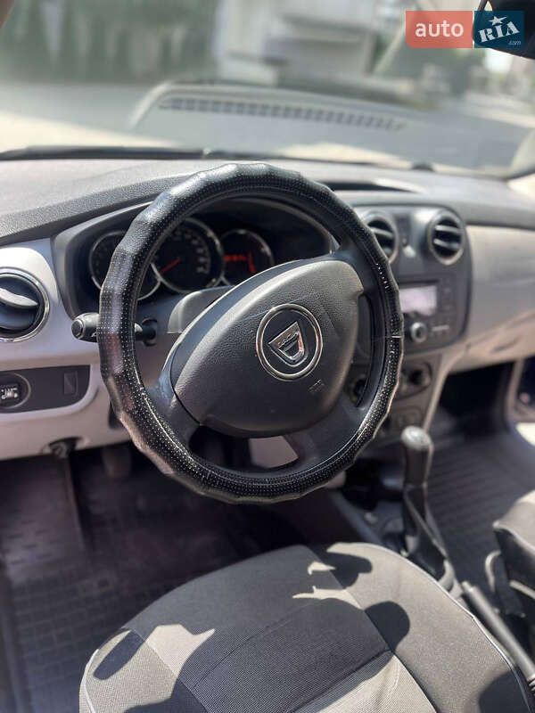 Седан Dacia Logan 2013 в Ивано-Франковске