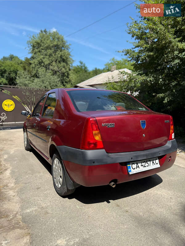 Седан Dacia Logan 2006 в Киеве