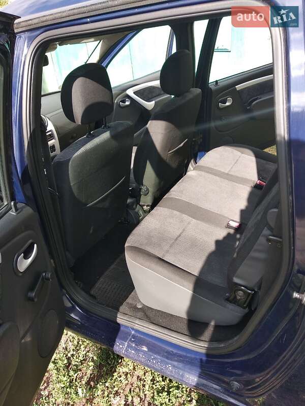 Седан Dacia Logan 2010 в Краматорске