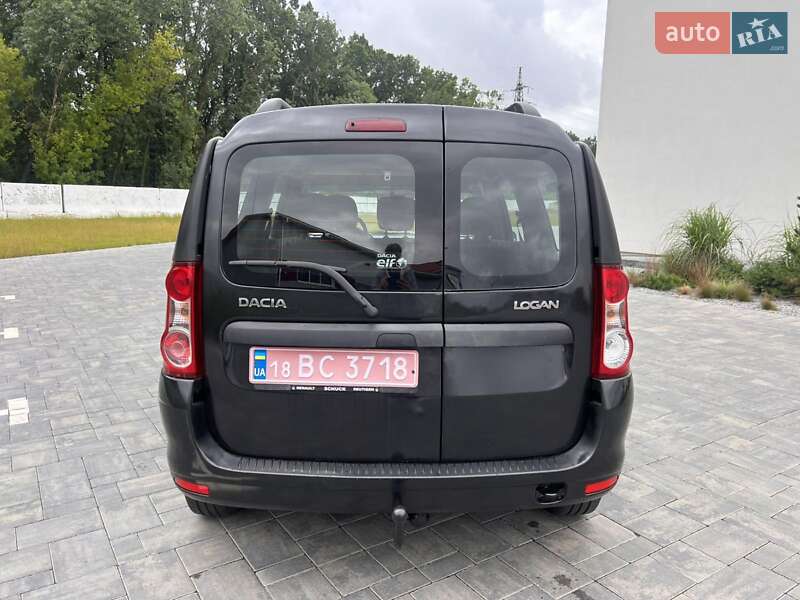 Седан Dacia Logan 2012 в Луцке