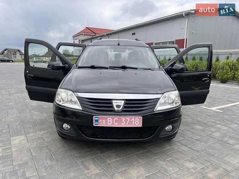 Седан Dacia Logan 2012 в Луцке